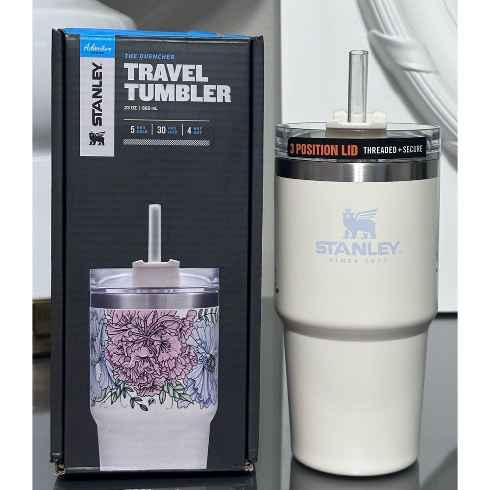 Stanley Adventure Quencher (Overseas) 23oz Travel Tumbler, CREAM‎ FLORAL